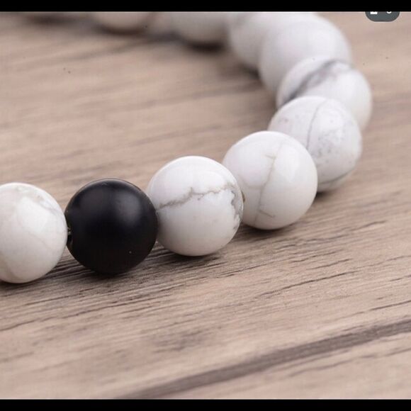 Natural Stone White Yin/Yang Beaded Bracelet - Picture 3 of 4